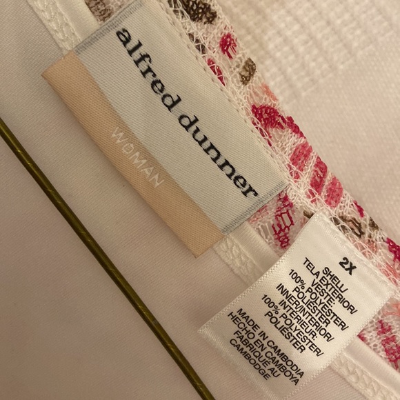 EUC Alfred Dunner 3/4 Sleeve Blouse with Detachable Necklace, size US 2X - Picture 6 of 10